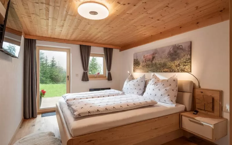 chalet_der_erzstadl_krinbergweg_2_kirchberg_schlafzimmer.jpg